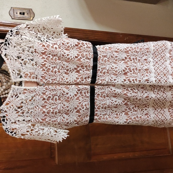 Girls White Lace Dress - Picture 2 of 2